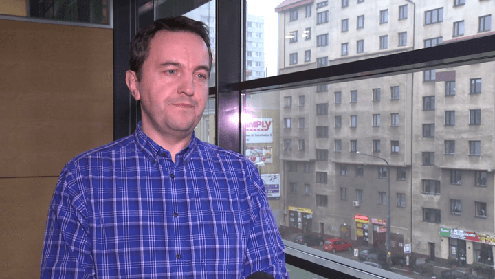 Błędy językowe najbardziej irytujące w komunikacji firm na Facebooku. Drażnią też nietrafione żarty 1