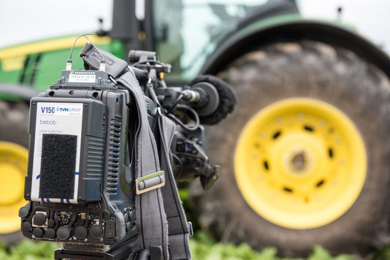 rolnik traktor media telewizja