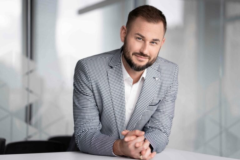 Jakub Kurek, dyrektor Działu Powierzchni Przemysłowych i Magazynowych w Newmark Polska